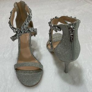 Bagdley Mischka Jewel Jaylee Silver Sandals Size 8 evening wedding party prom